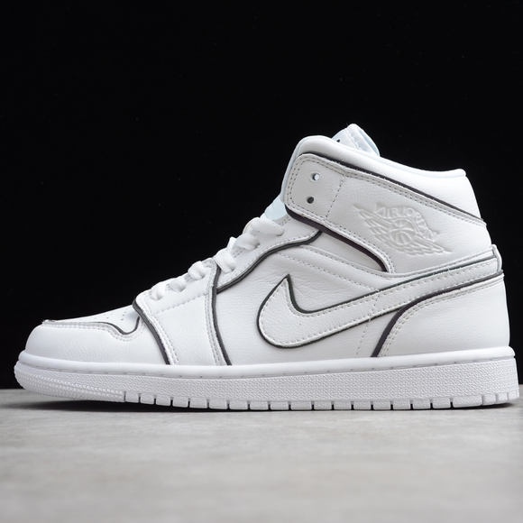 mid top basketball shoes